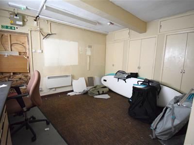 Kitchen / Living Area